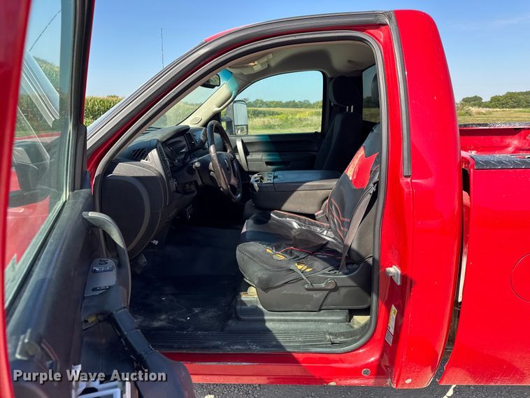 image for item ER0047 2013 Chevrolet Silverado 2500HD pickup truck