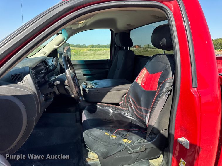 image for item ER0047 2013 Chevrolet Silverado 2500HD pickup truck