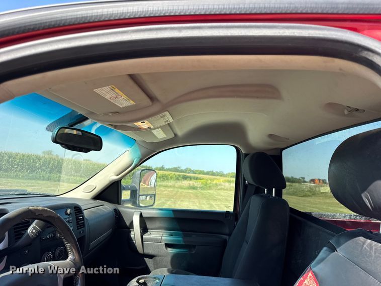 image for item ER0047 2013 Chevrolet Silverado 2500HD pickup truck