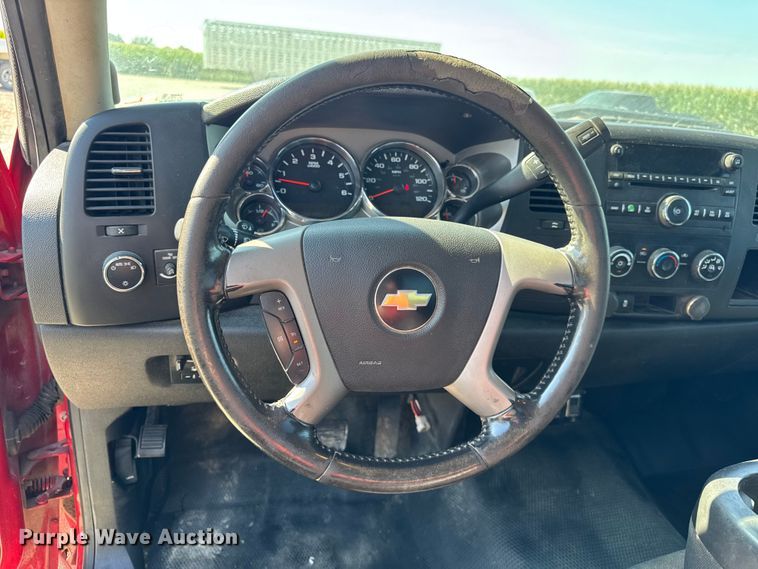 image for item ER0047 2013 Chevrolet Silverado 2500HD pickup truck