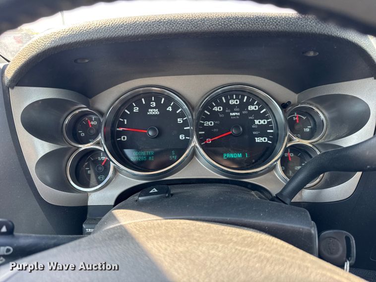 image for item ER0047 2013 Chevrolet Silverado 2500HD pickup truck