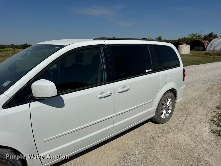 image for item ER0048 2016 Dodge Grand Caravan SXT van