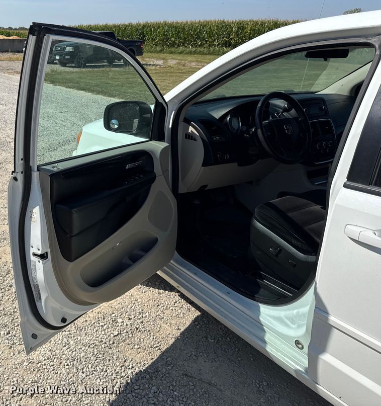 image for item ER0048 2016 Dodge Grand Caravan SXT van