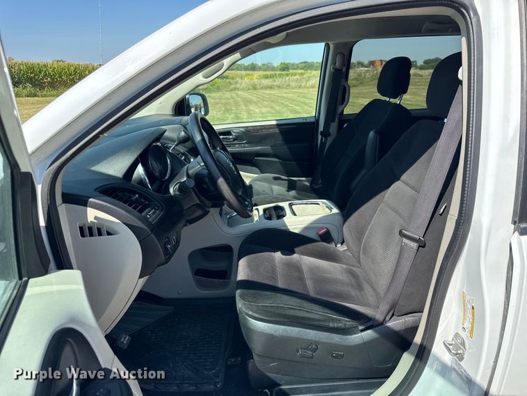 image for item ER0048 2016 Dodge Grand Caravan SXT van