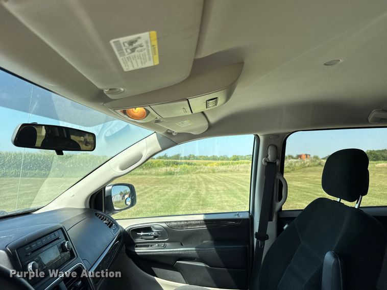 image for item ER0048 2016 Dodge Grand Caravan SXT van