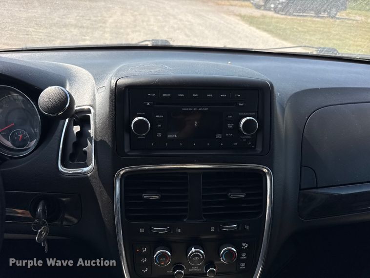 image for item ER0048 2016 Dodge Grand Caravan SXT van