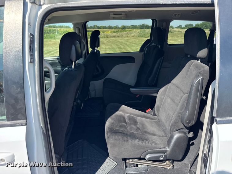 image for item ER0048 2016 Dodge Grand Caravan SXT van