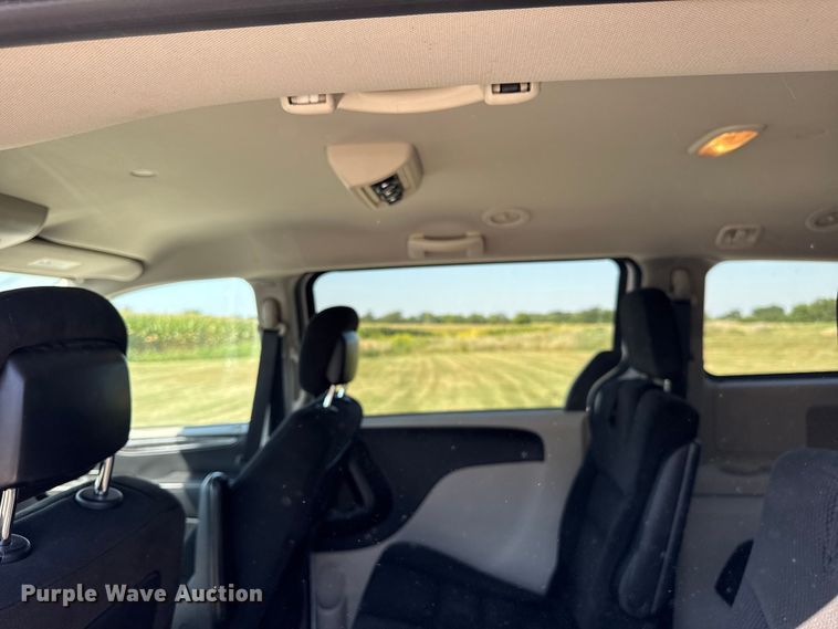 image for item ER0048 2016 Dodge Grand Caravan SXT van