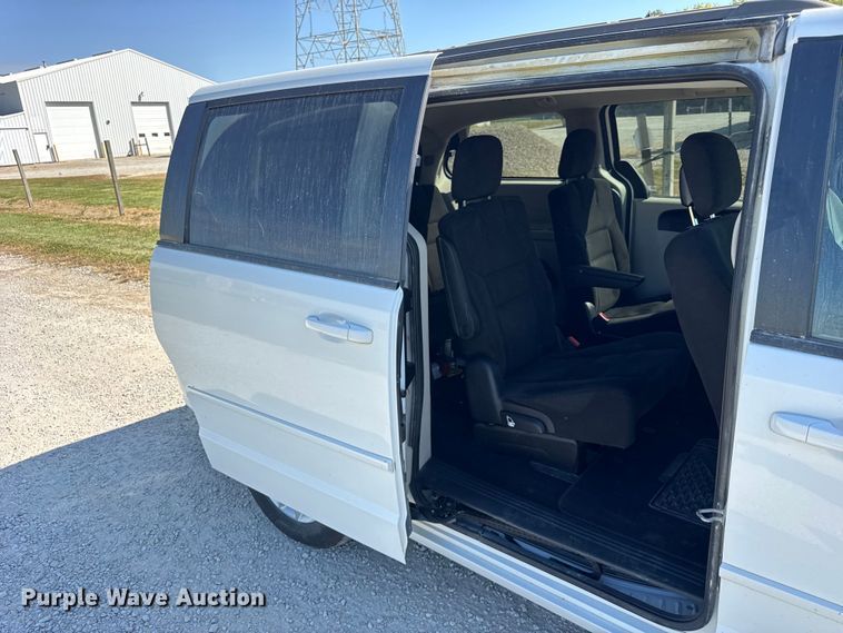 image for item ER0048 2016 Dodge Grand Caravan SXT van