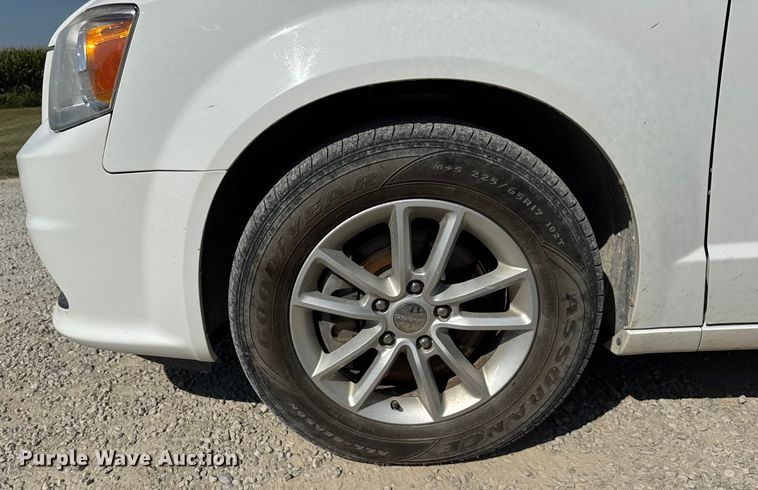 image for item ER0048 2016 Dodge Grand Caravan SXT van