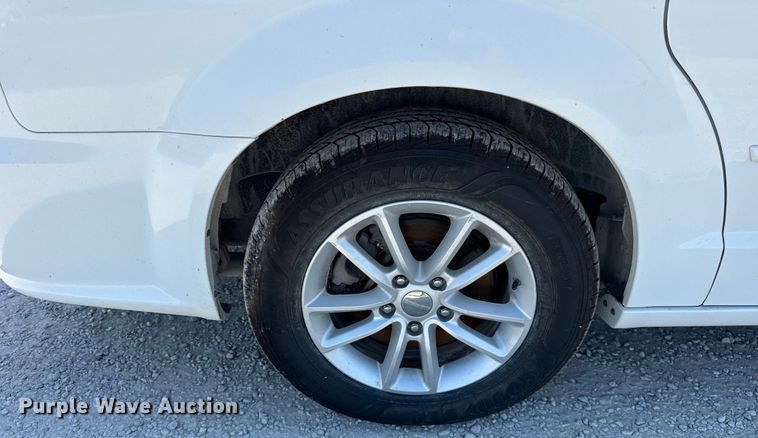 image for item ER0048 2016 Dodge Grand Caravan SXT van