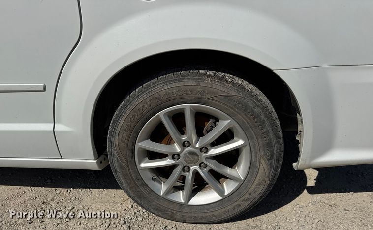 image for item ER0048 2016 Dodge Grand Caravan SXT van