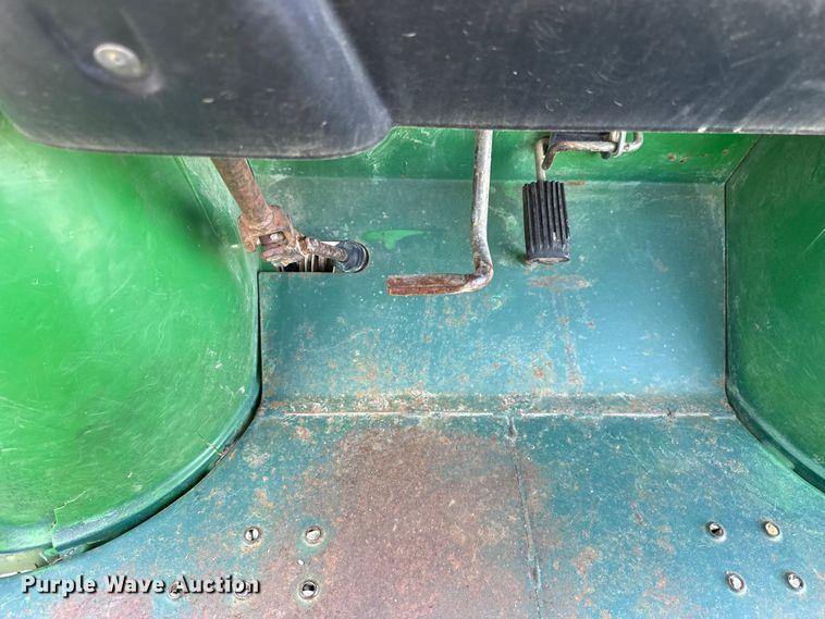 image for item ER0060 2001 John Deere Gator 6x4 utility vehicle