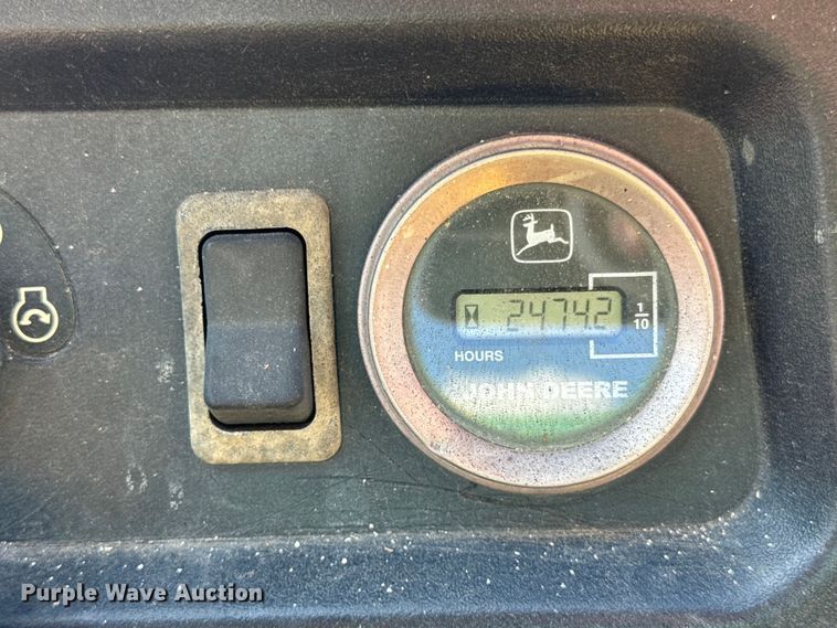 image for item ER0060 2001 John Deere Gator 6x4 utility vehicle