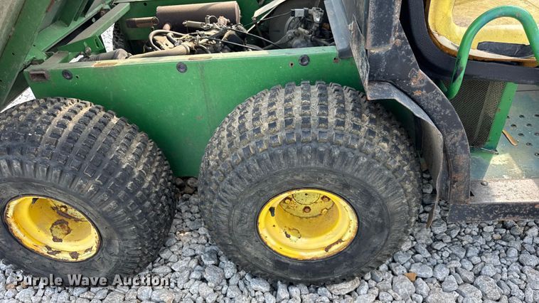 image for item ER0060 2001 John Deere Gator 6x4 utility vehicle