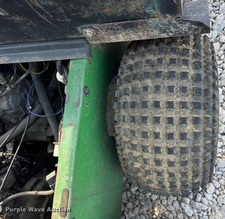 image for item ER0060 2001 John Deere Gator 6x4 utility vehicle