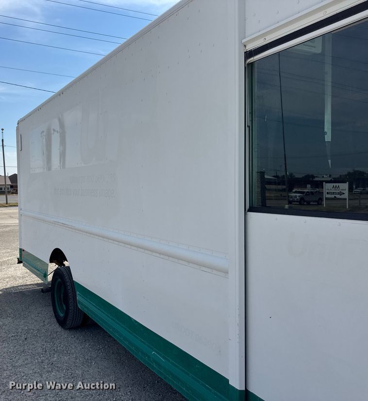 image for item ER0063 2012 Ford Utilimaster delivery truck