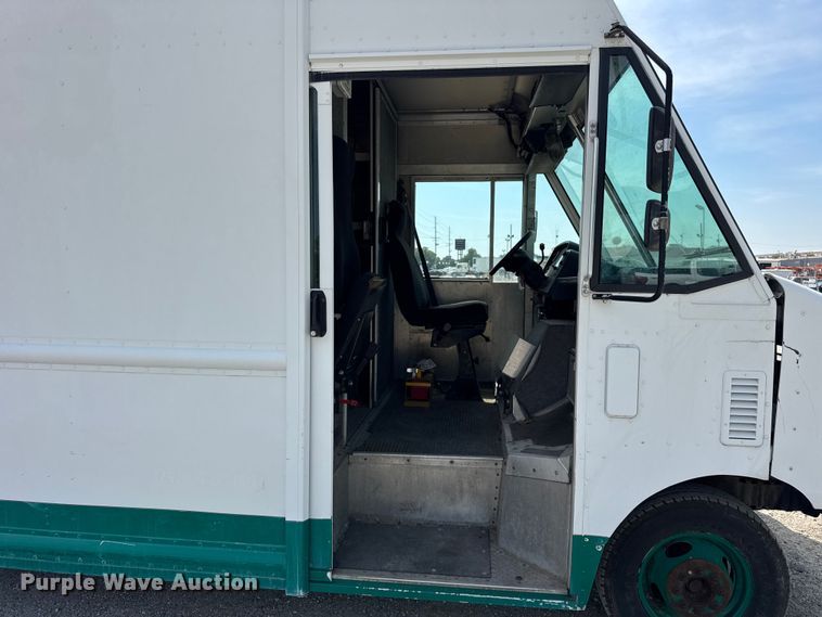 image for item ER0063 2012 Ford Utilimaster delivery truck