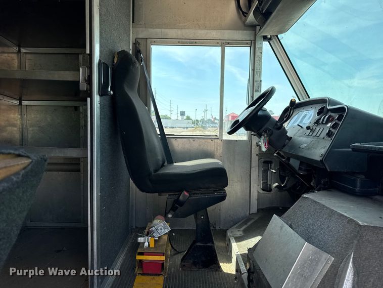 image for item ER0063 2012 Ford Utilimaster delivery truck