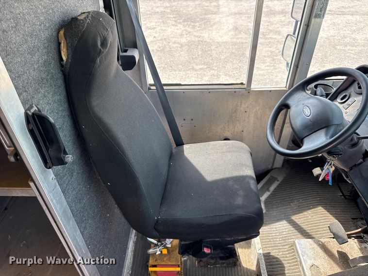 image for item ER0063 2012 Ford Utilimaster delivery truck