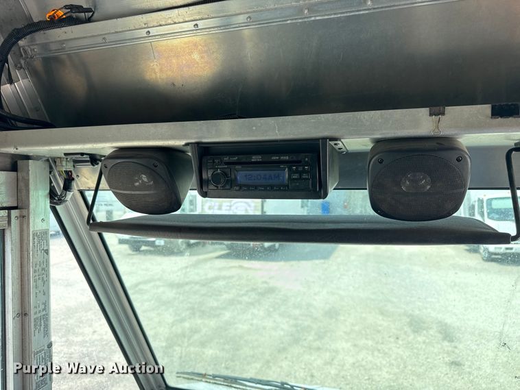 image for item ER0063 2012 Ford Utilimaster delivery truck