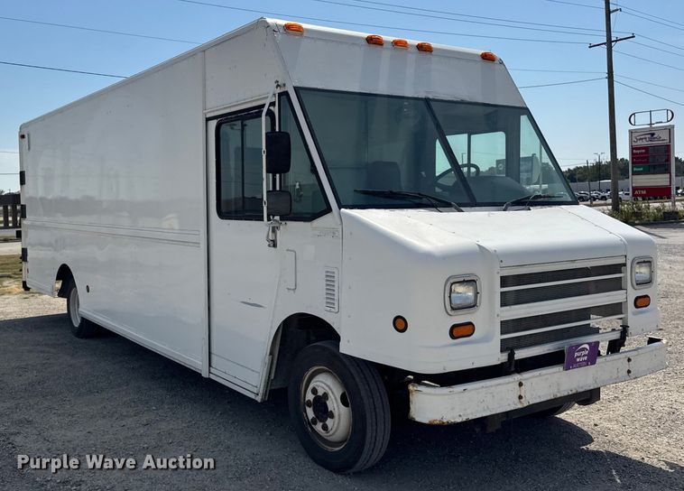 image for item ER0064 2003 Freightliner Utilimaster delivery truck