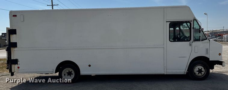 image for item ER0064 2003 Freightliner Utilimaster delivery truck