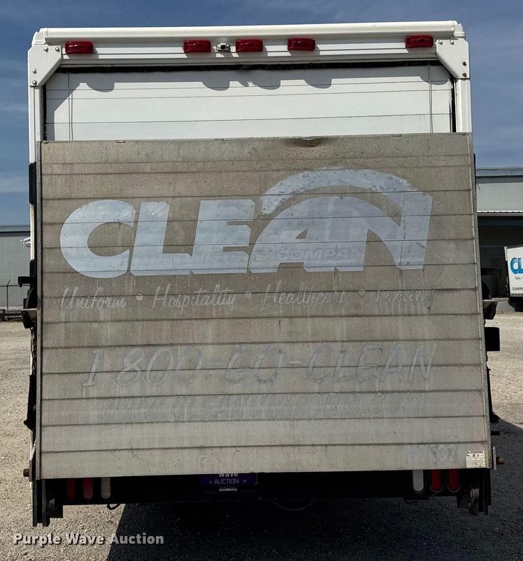 image for item ER0064 2003 Freightliner Utilimaster delivery truck