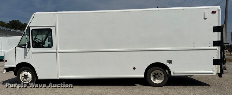 image for item ER0064 2003 Freightliner Utilimaster delivery truck