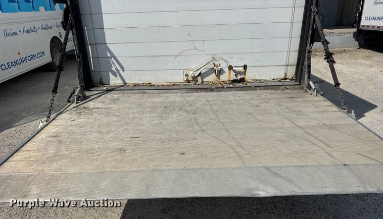 image for item ER0064 2003 Freightliner Utilimaster delivery truck