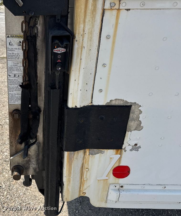 image for item ER0064 2003 Freightliner Utilimaster delivery truck