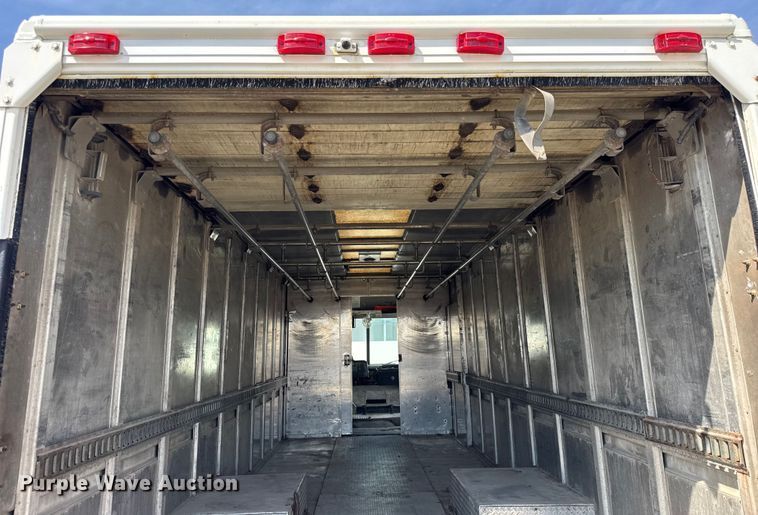 image for item ER0064 2003 Freightliner Utilimaster delivery truck