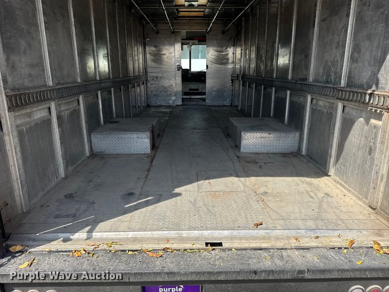 image for item ER0064 2003 Freightliner Utilimaster delivery truck