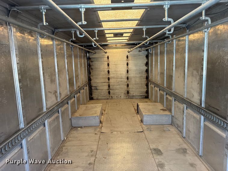 image for item ER0064 2003 Freightliner Utilimaster delivery truck