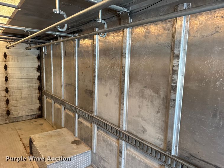 image for item ER0064 2003 Freightliner Utilimaster delivery truck