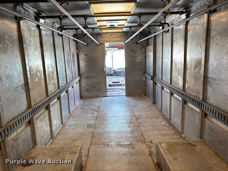 image for item ER0064 2003 Freightliner Utilimaster delivery truck