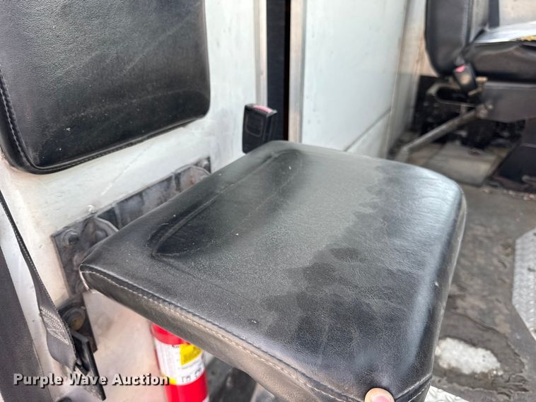 image for item ER0064 2003 Freightliner Utilimaster delivery truck