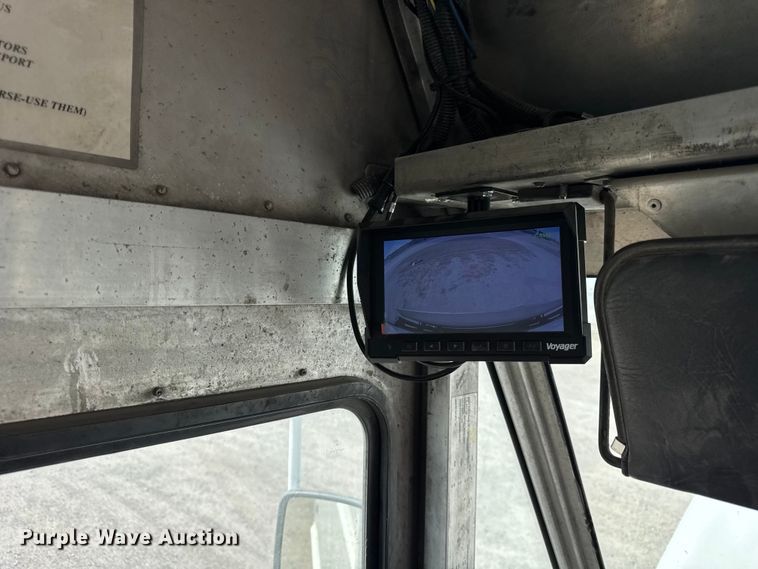 image for item ER0064 2003 Freightliner Utilimaster delivery truck