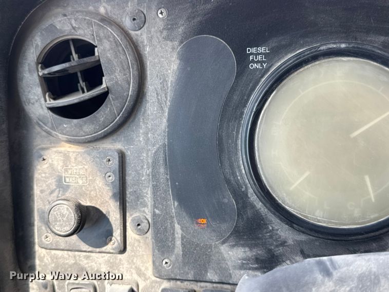 image for item ER0064 2003 Freightliner Utilimaster delivery truck