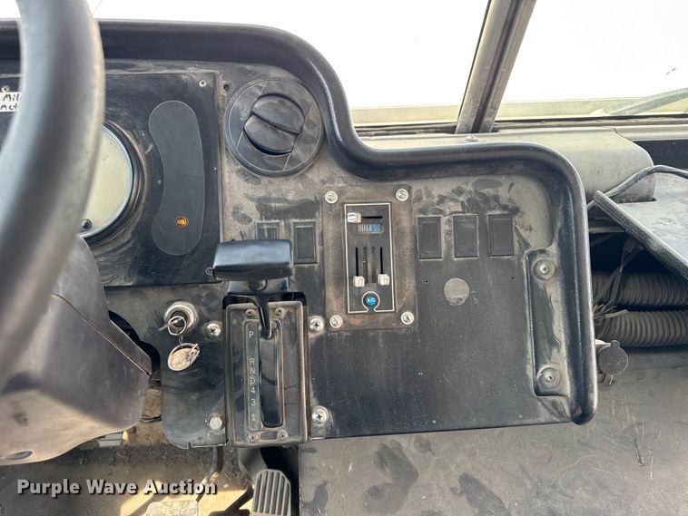 image for item ER0064 2003 Freightliner Utilimaster delivery truck