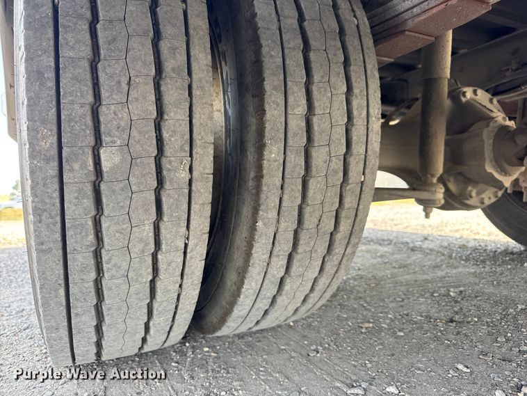 image for item ER0064 2003 Freightliner Utilimaster delivery truck