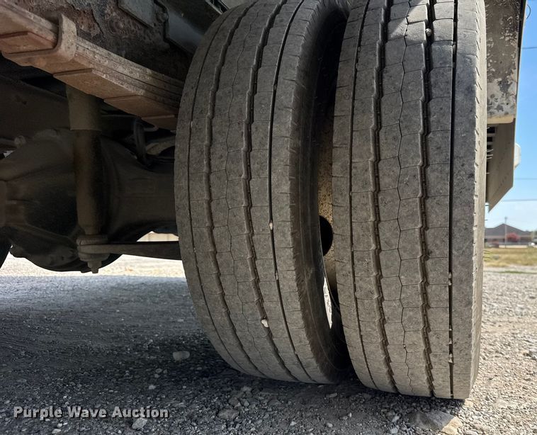 image for item ER0064 2003 Freightliner Utilimaster delivery truck