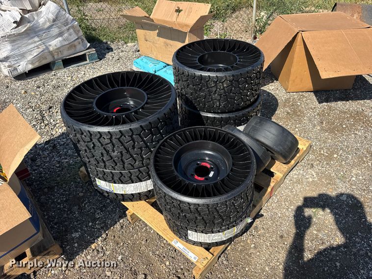 image for item ER0116 Lawn mower airless tires