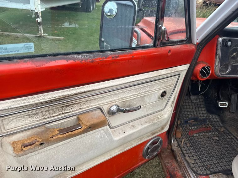 image for item ER2312 1972 Chevrolet C10 pickup truck