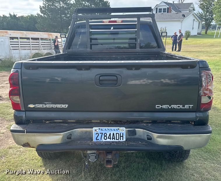 image for item ER2314 2004 Chevrolet Silverado 1500 Ext. Cab pickup truck