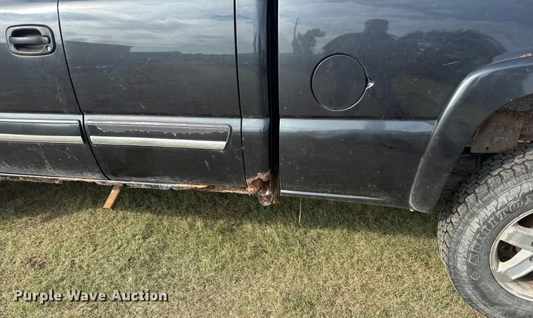 image for item ER2314 2004 Chevrolet Silverado 1500 Ext. Cab pickup truck