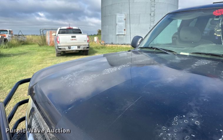 image for item ER2314 2004 Chevrolet Silverado 1500 Ext. Cab pickup truck