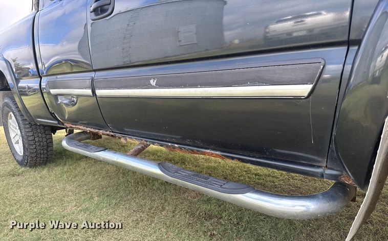 image for item ER2314 2004 Chevrolet Silverado 1500 Ext. Cab pickup truck