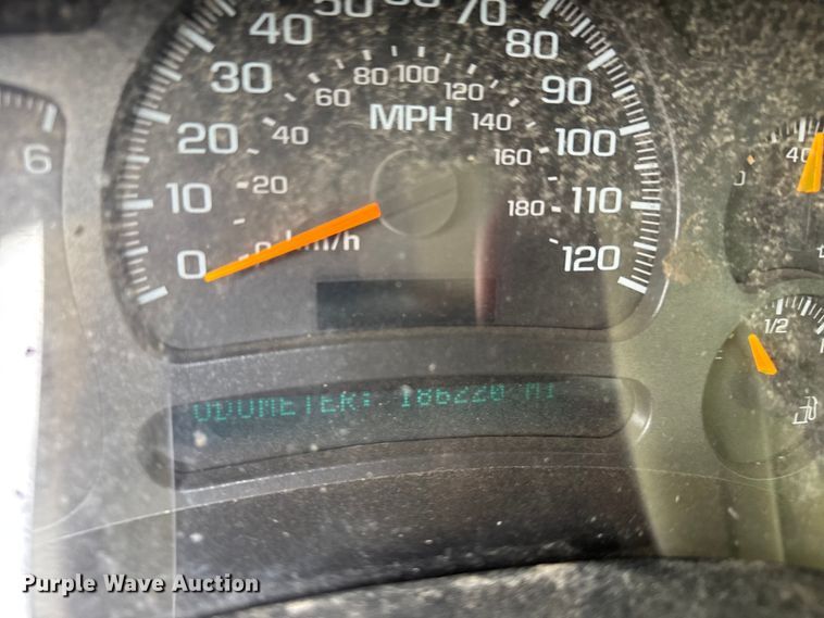 image for item ER2314 2004 Chevrolet Silverado 1500 Ext. Cab pickup truck