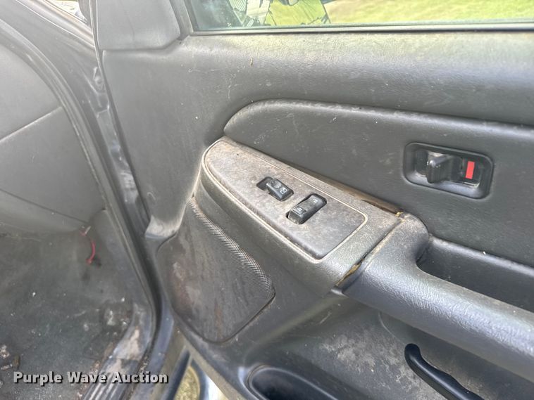 image for item ER2314 2004 Chevrolet Silverado 1500 Ext. Cab pickup truck